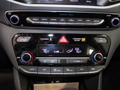 Used 2019 Hyundai Ioniq SEL image 30