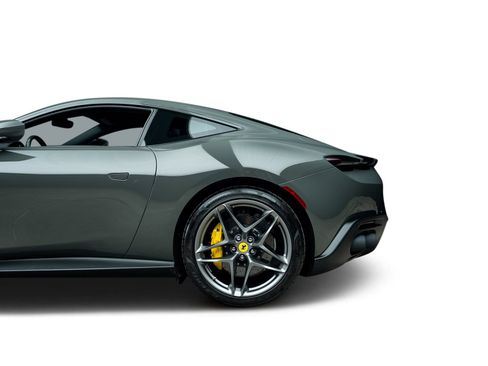 Used 2022 Ferrari Roma RWD image 22