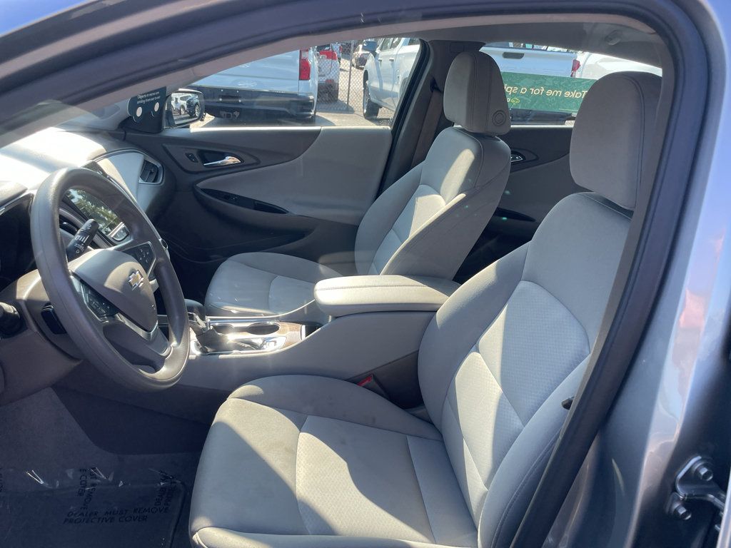 Certified 2025 Chevrolet Malibu LT FWD image 10