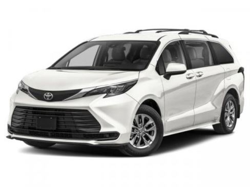 Used 2025 Toyota Sienna LE image 1