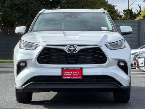 New 2026 Toyota Highlander XLE image 11