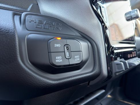 Used 2025 RAM 2500 Big Horn AWD/4WD image 28