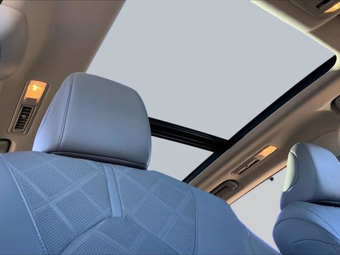 Used 2020 Toyota Highlander Platinum AWD/4WD image 32