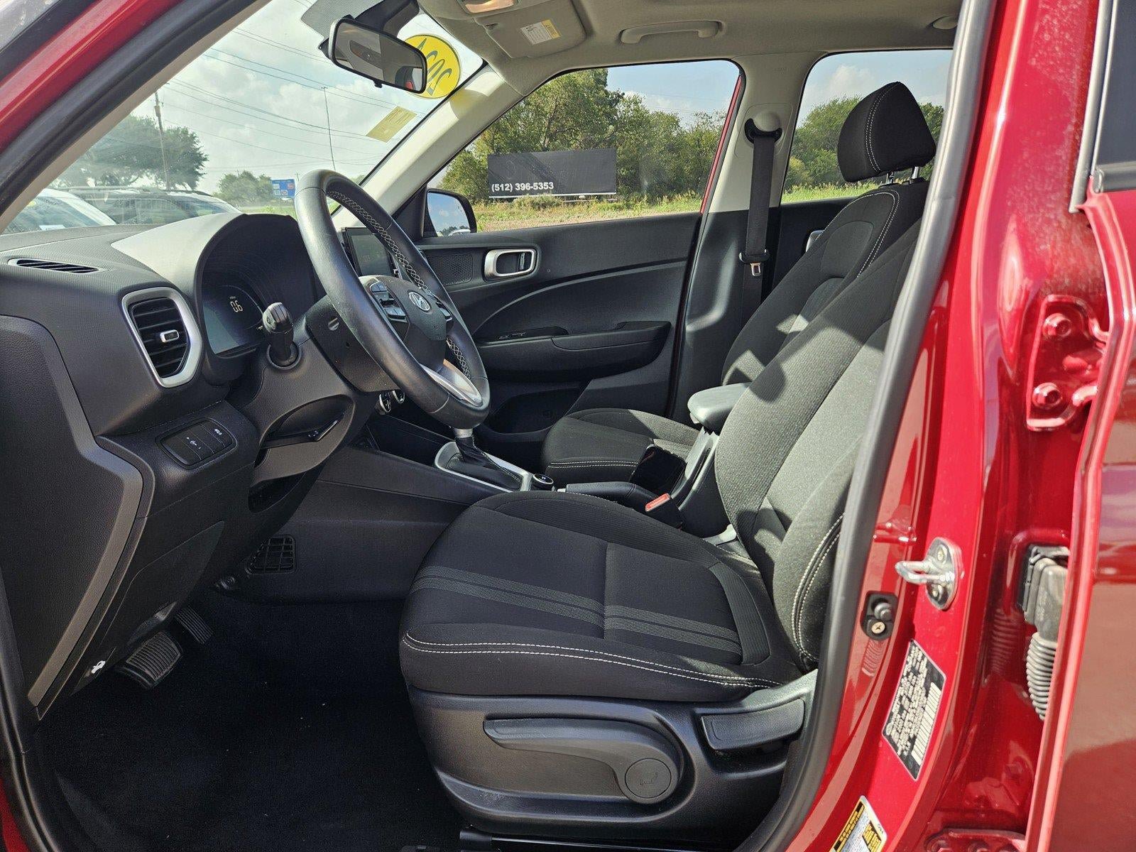 Used 2024 Hyundai Venue SEL FWD image 15