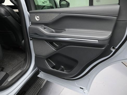 New 2025 Lincoln Navigator Reserve w/ Jet Appearance Package image 35