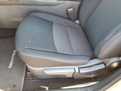 Used 2024 Nissan Sentra SV FWD image 6