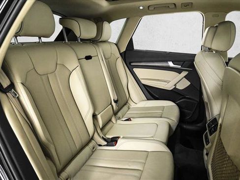 Used 2023 Audi Q5 2.0T Prestige w/ Prestige Package image 21