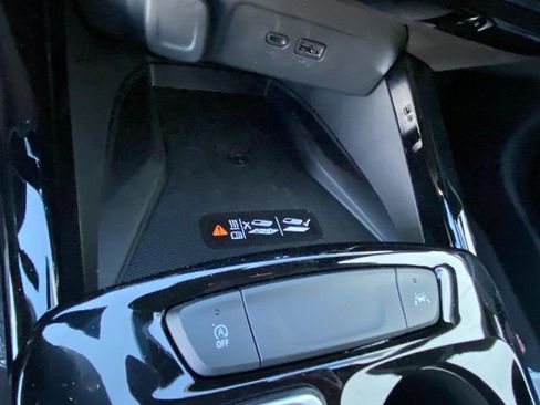 New 2026 Chevrolet Trax RS w/ Sunroof Package image 25