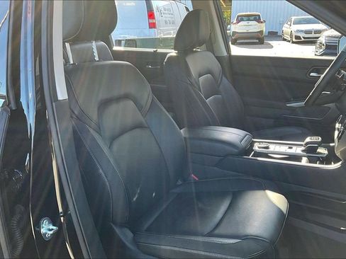 Used 2025 Nissan Pathfinder SL image 29