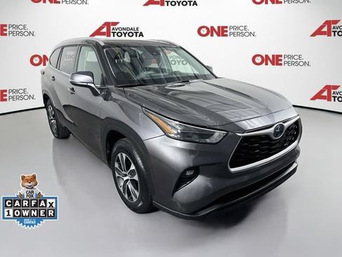 Used 2022 Toyota Highlander XLE FWD image 1