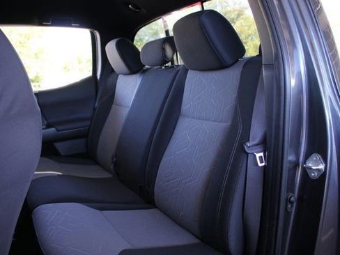 Used 2022 Toyota Tacoma 4x4 Double Cab image 33