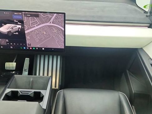 Used 2024 Tesla Cybertruck Cyberbeast AWD/4WD image 34