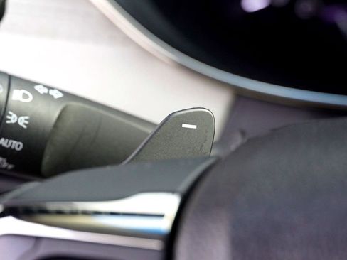 Used 2015 Toyota Avalon XLE image 22