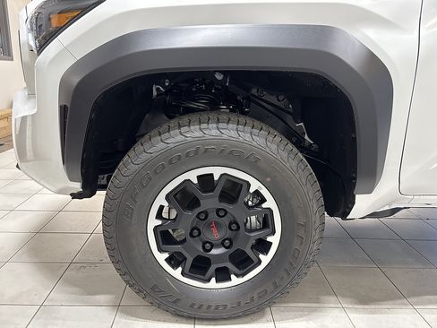 New 2026 Toyota Tacoma TRD Off-Road AWD/4WD image 7