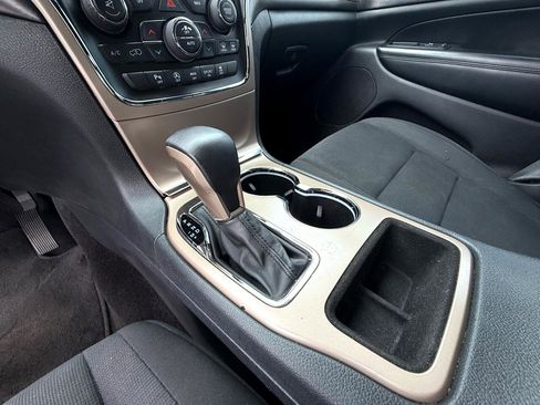 Used 2017 Jeep Grand Cherokee Laredo w/ Quick Order Package 2BE image 15