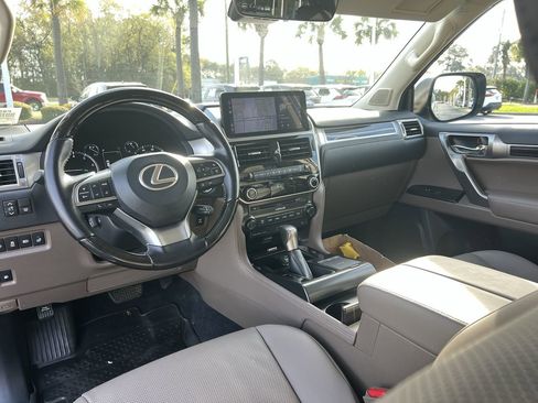 Used 2022 Lexus GX 460 Premium w/ Premium Plus Package image 30