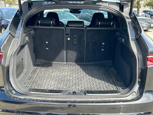 Used 2024 Jaguar F-PACE R-Dynamic S image 15