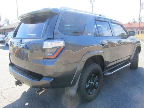 Used 2015 Toyota 4Runner SR5 Premium image 10