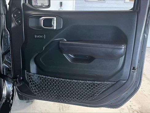 Used 2018 Jeep Wrangler Unlimited Sport S AWD/4WD image 24