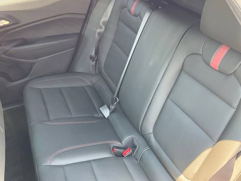 Used 2024 Chevrolet Trax RS w/ Sunroof Package FWD image 12