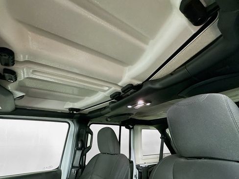 Certified 2022 Jeep Wrangler Unlimited Sport AWD/4WD image 33