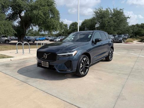 Certified 2026 Volvo XC60 B5 Plus AWD/4WD image 2
