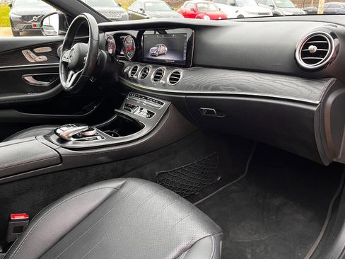 Used 2019 Mercedes-Benz E 300 4MATIC image 25
