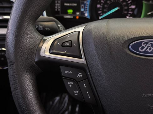 Used 2019 Ford Fusion SE FWD image 26