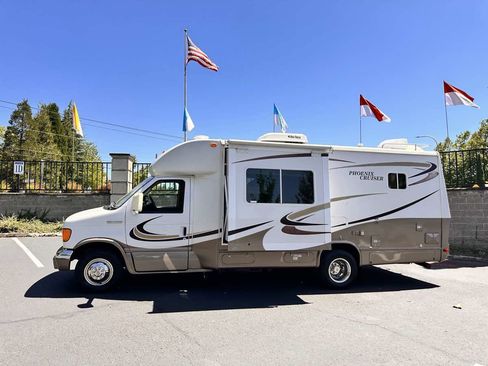 Used 2006 Ford E-450 and Econoline 450 RWD image 2