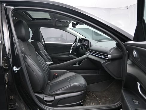 Used 2023 Hyundai Elantra Limited w/ Cargo Package image 32