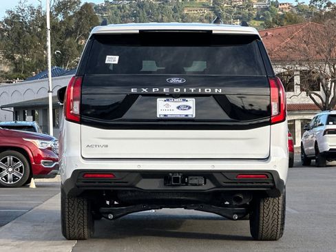 New 2026 Ford Expedition Active RWD image 4