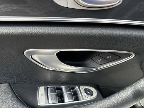 Used 2022 Mercedes-Benz E 350 4MATIC Sedan w/ Driver Assistance Package image 15