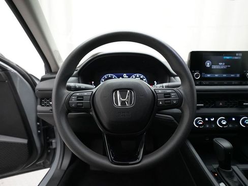 Certified 2025 Honda Accord SE image 4