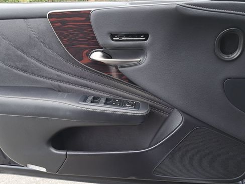 Used 2022 Lexus LS 500 w/ Interior Upgrade Package RWD image 29