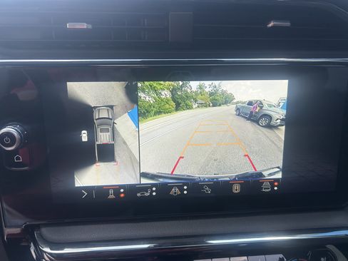 Used 2024 GMC Sierra 1500 AT4 w/ AT4 Premium Package AWD/4WD image 30