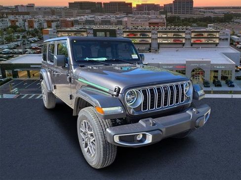New 2025 Jeep Wrangler Unlimited Sahara w/ Technology Group AWD/4WD image 1