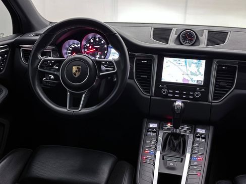Used 2017 Porsche Macan S image 31