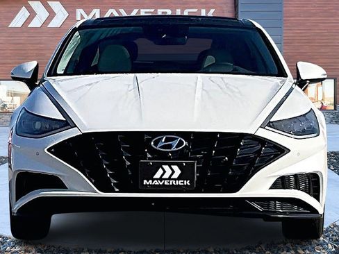 Used 2022 Hyundai Sonata Limited image 2