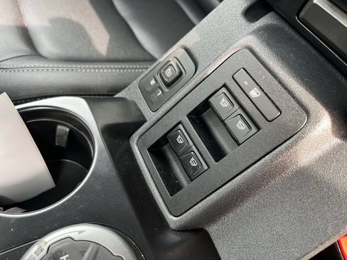 Used 2025 Ford Bronco Badlands AWD/4WD image 19