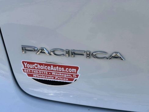 Used 2020 Chrysler Pacifica Touring-L Plus FWD image 14