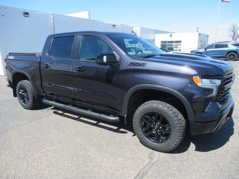 Certified 2022 Chevrolet Silverado 1500 LT Trail Boss w/ LT Trail Boss Premium Package AWD/4WD image 3