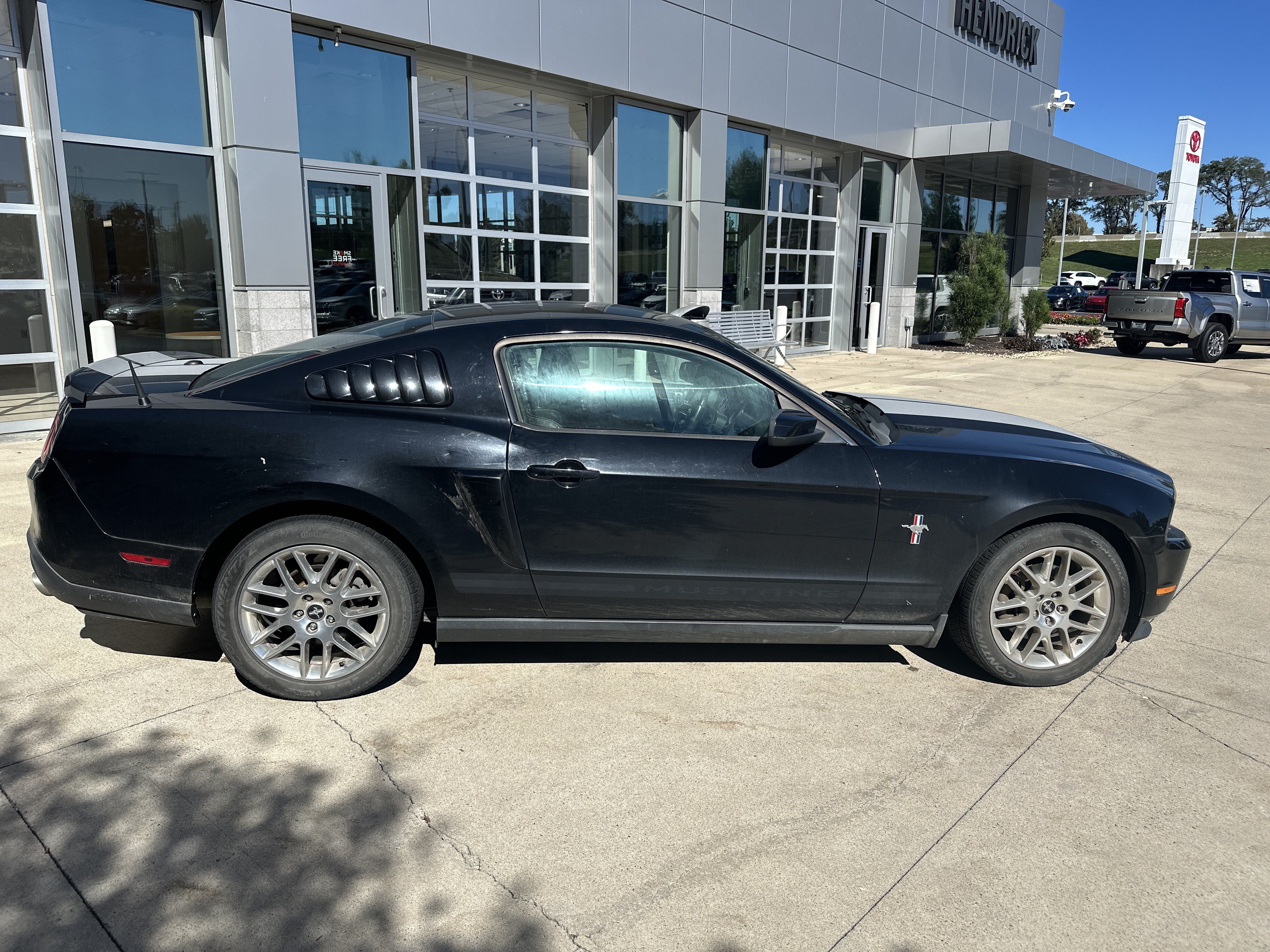 Used 2012 Ford Mustang Premium RWD image 10