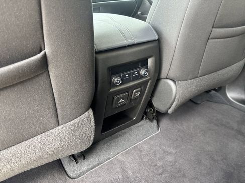 Used 2021 Chevrolet Traverse LT w/ LPO, Cargo Package image 28