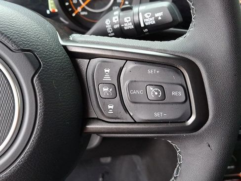 Used 2026 Jeep Wrangler Rubicon w/ Safety Group AWD/4WD image 22