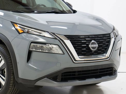 Used 2023 Nissan Rogue SL w/ SL Premium Package image 12