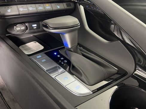New 2026 Hyundai Elantra Limited image 25
