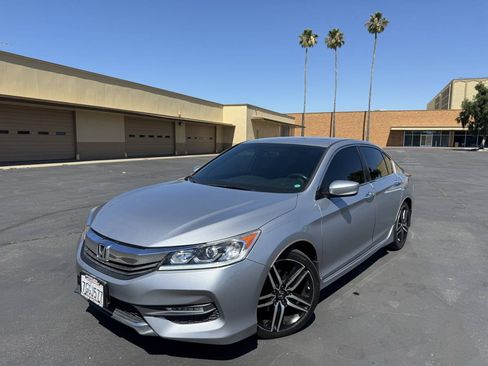 Used 2016 Honda Accord Sport image 3