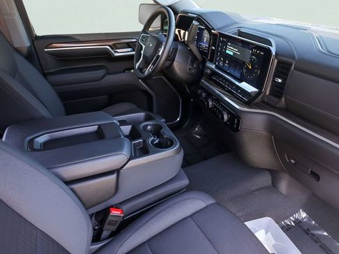 Used 2024 Chevrolet Silverado 1500 RST AWD/4WD image 31