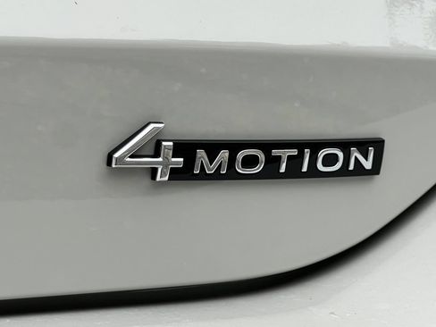 New 2026 Volkswagen Tiguan SE R-Line AWD/4WD image 8