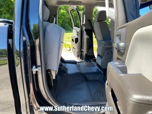 Used 2018 Chevrolet Silverado 1500 Custom w/ Custom Convenience Package AWD/4WD image 34